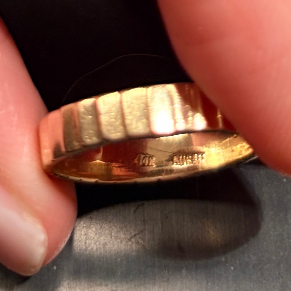 Aurate 14K yellow gold infinity band ring, size 7 - Picture 10 of 14